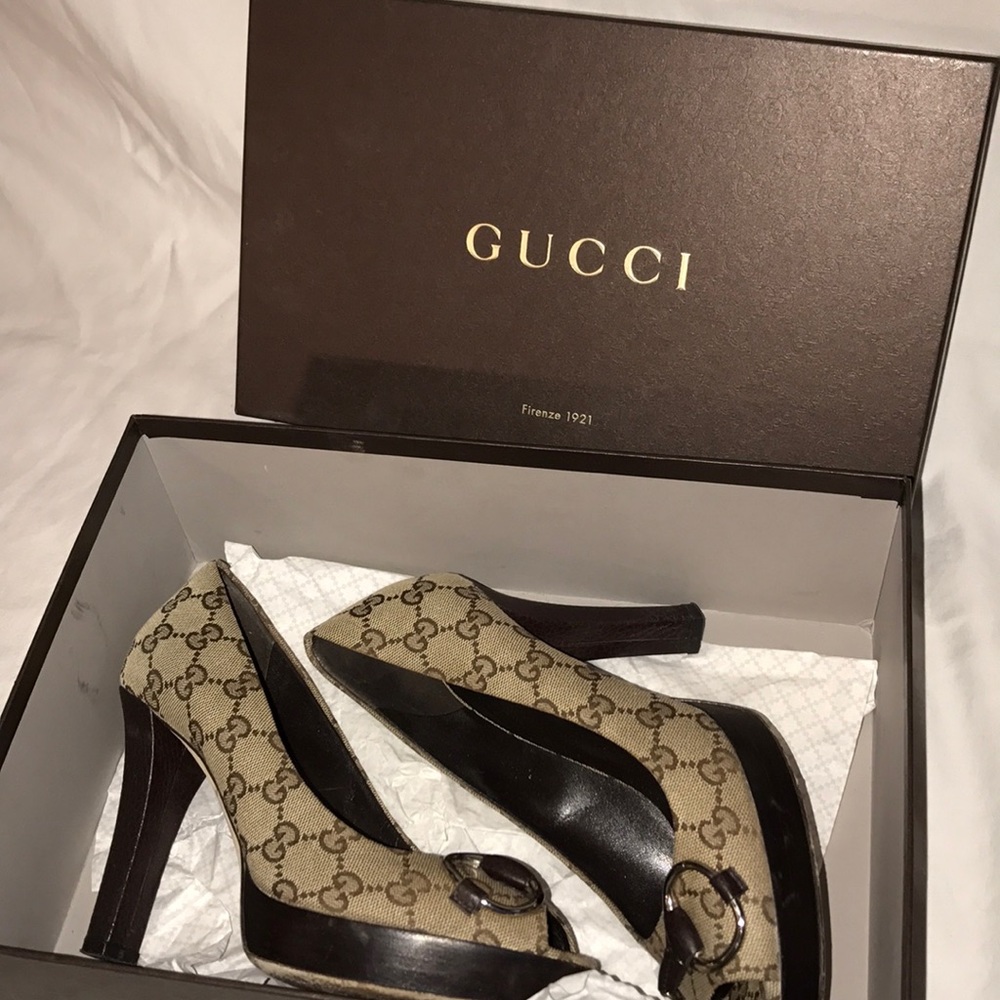 GuccI heels buckle logo fabric